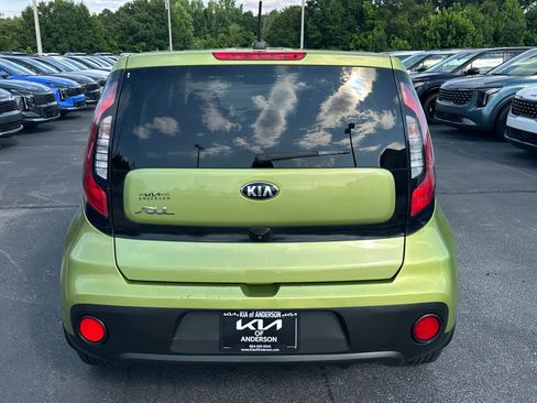Used 2019 Kia Soul FWD image 4