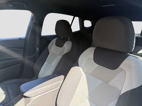 Used 2024 Chevrolet Trax RS FWD image 19