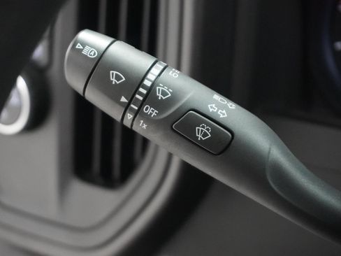 Used 2025 Chevrolet Silverado 1500 Custom image 19