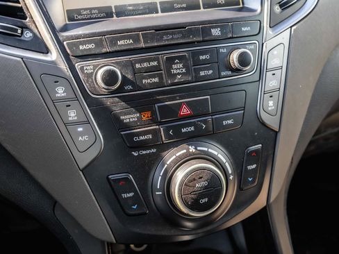 Used 2018 Hyundai Santa Fe Limited image 16