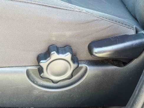 Used 2018 Toyota Tacoma TRD Sport w/ Technology Package image 20