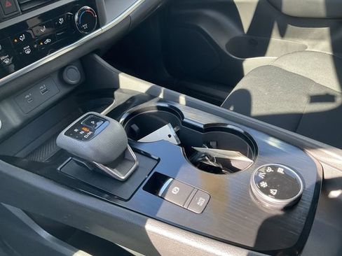 Certified 2023 Nissan Rogue S image 26