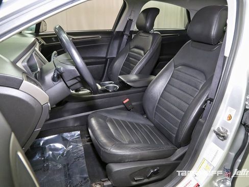 Used 2013 Ford Fusion SE image 3