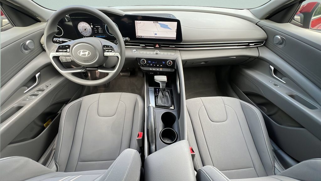 Used 2024 Hyundai Elantra SEL FWD image 11