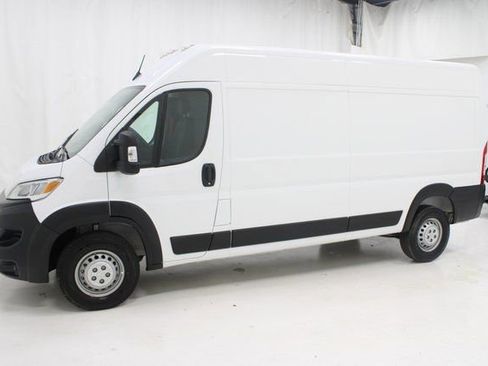 Used 2025 RAM ProMaster 2500 w/ Convenience Group image 2