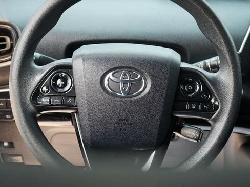 Used 2021 Toyota Prius LE FWD image 21
