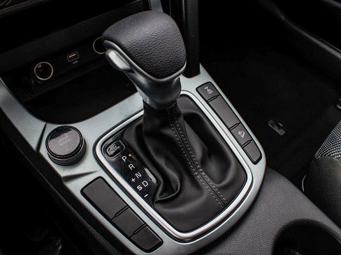 Used 2025 Kia Seltos LX image 24