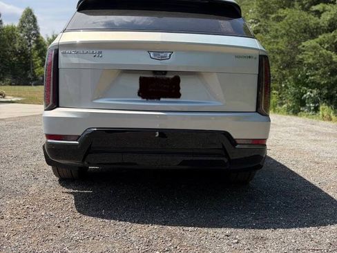 Used 2025 Cadillac Escalade IQ Sport 1 AWD/4WD image 4