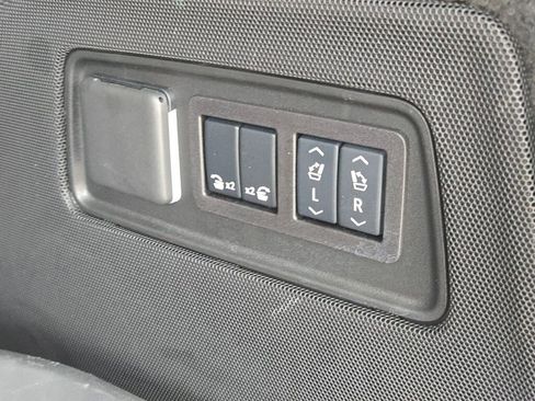 Used 2025 Cadillac Escalade Sport w/ Touring Package AWD/4WD image 19