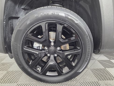 Used 2023 Jeep Renegade Altitude AWD/4WD image 9