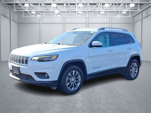 Used 2020 Jeep Cherokee Latitude Plus w/ Cold Weather Group image 3