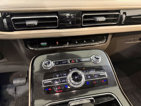 Used 2022 Lincoln Nautilus Reserve image 20