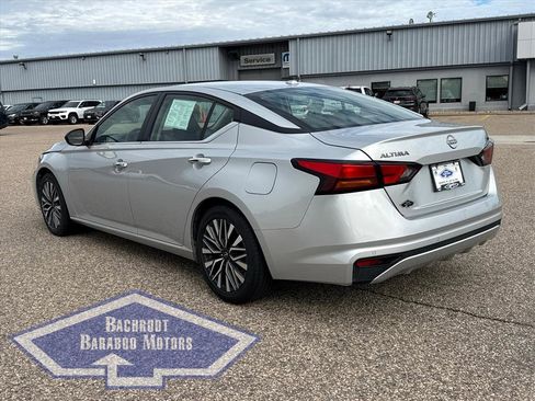 Used 2024 Nissan Altima 2.5 SV image 4
