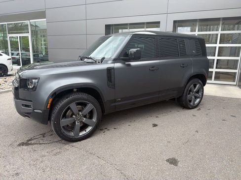 Used 2024 Land Rover Defender 110 Carpathian Edition image 15