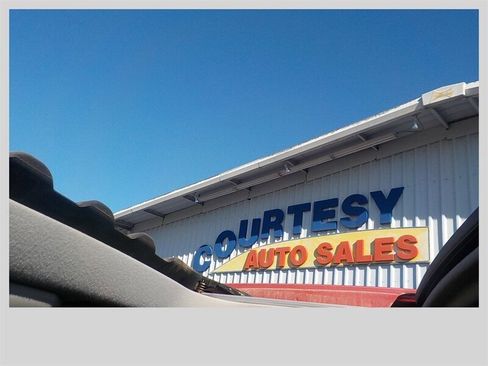 Used 2012 Toyota Tundra Limited w/ Platinum Pkg AWD/4WD image 8