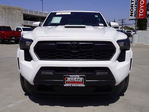 Certified 2024 Toyota Tacoma TRD Sport image 3