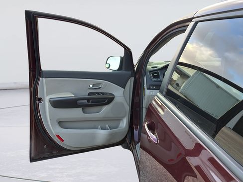 Used 2019 Kia Sedona EX FWD image 20