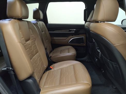 Used 2022 Kia Telluride SX w/ SX Prestige Package AWD/4WD image 19
