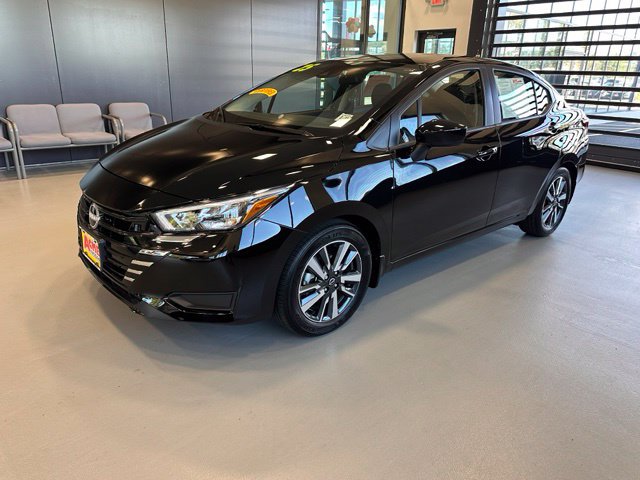 Certified 2025 Nissan Versa SV w/ Trunk Package FWD image 1