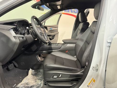 New 2026 Cadillac XT5 Luxury image 8