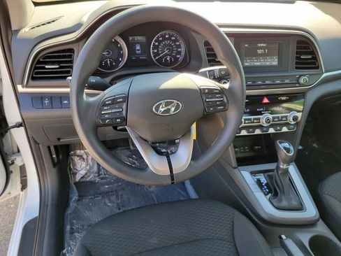 Used 2020 Hyundai Elantra SE w/ Cargo Package (C1) image 6