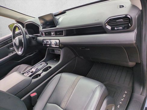 Used 2024 Honda Pilot Touring image 22