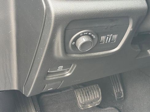 Used 2023 Jeep Grand Cherokee L Laredo w/ Trailer Tow Group (B) image 8