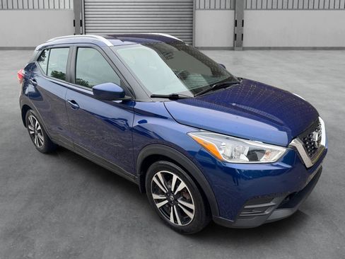 Used 2018 Nissan Kicks SV FWD image 27