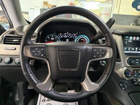 Used 2018 GMC Yukon Denali w/ Denali Ultimate Package AWD/4WD image 14