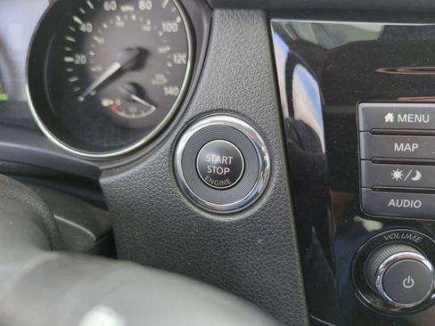 Certified 2019 Nissan Rogue SV w/ Premium Package image 45