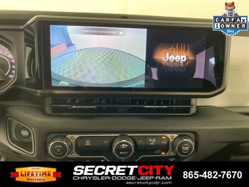 Used 2025 Jeep Wrangler Sport AWD/4WD image 21