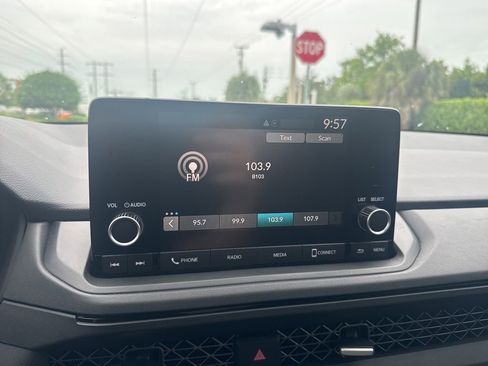Used 2025 Honda Accord SE image 37