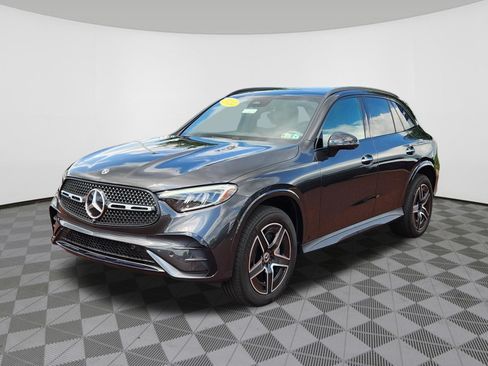 Used 2024 Mercedes-Benz GLC 300 4MATIC image 2