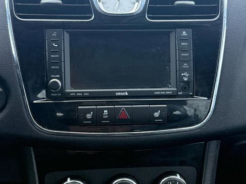 Used 2011 Chrysler 200 Limited image 14