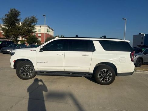 Used 2024 Chevrolet Suburban Z71 w/ Luxury Package AWD/4WD image 5