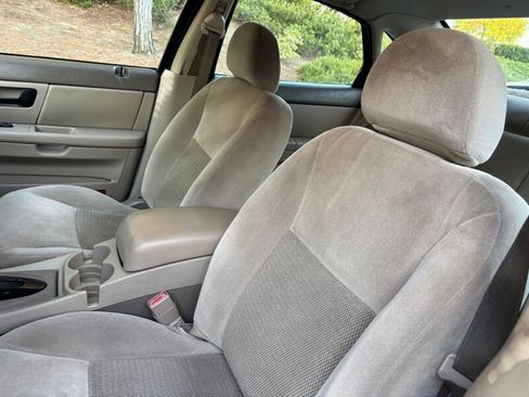 Used 2007 Ford Taurus SE image 10