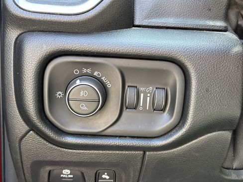 Used 2021 RAM 1500 Laramie AWD/4WD image 19