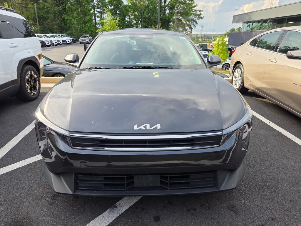 Used 2025 Kia K4 FWD image 2