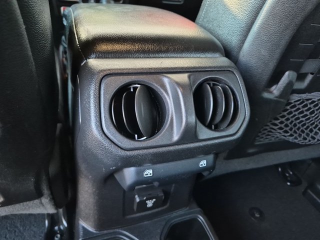 Used 2019 Jeep Wrangler Unlimited Rubicon AWD/4WD image 23