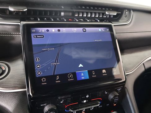 Used 2023 Jeep Grand Cherokee L Limited RWD image 7