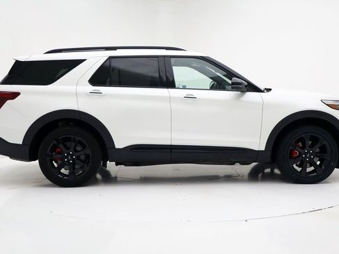 Used 2023 Ford Explorer ST w/ Technology Package image 3