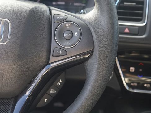 Used 2021 Honda HR-V EX image 9