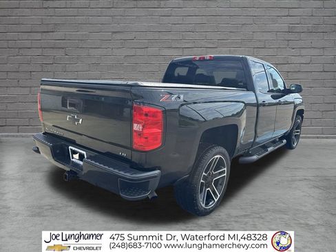 Used 2019 Chevrolet Silverado 1500 LT w/ LPO, Black Pack AWD/4WD image 3