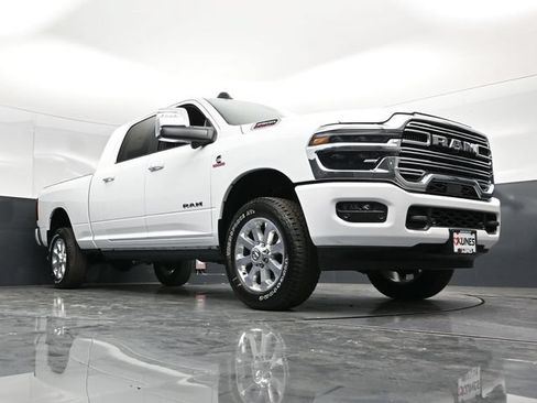 New 2026 RAM 2500 Laramie AWD/4WD image 61