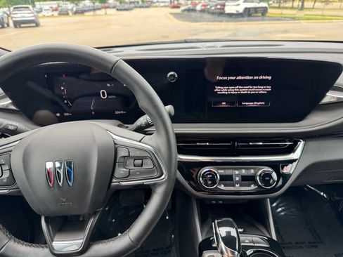 Used 2024 Buick Envista Sport Touring w/ Convenience I Package FWD image 5