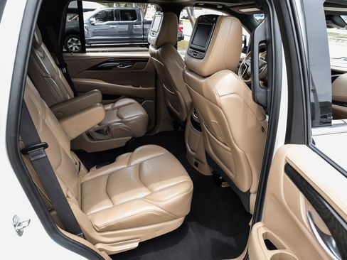 Used 2019 Cadillac Escalade Platinum AWD/4WD image 40