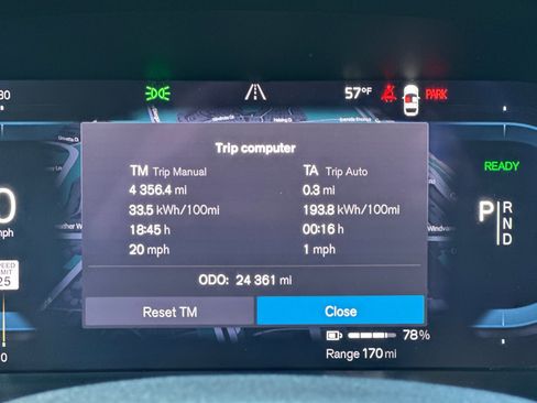 Certified 2023 Volvo XC40 Recharge Core image 30