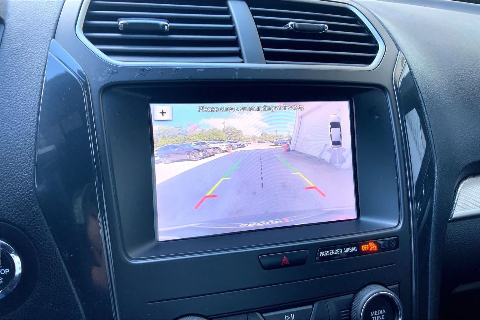 Used 2019 Ford Explorer XLT w/ Equipment Group 201A FWD image 26