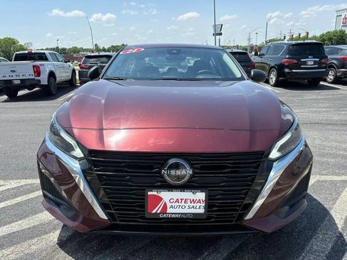 Used 2024 Nissan Altima 2.5 SV FWD image 8
