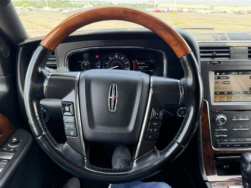 Used 2017 Lincoln Navigator L Select AWD/4WD image 23